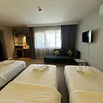 Otto X Hotell 3*