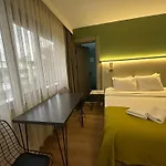 Otto X Hotell