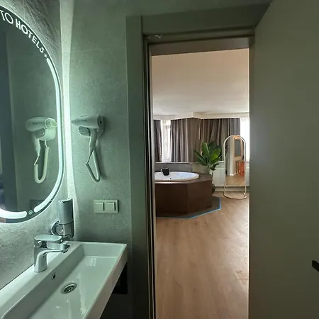 Otto X Hotel